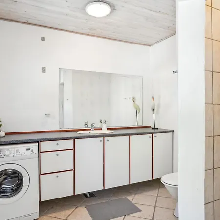 Casa vacanze Stunning In With 2 Bedrooms And Internet