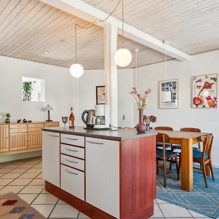 Casa vacanze Stunning In With 2 Bedrooms And Internet